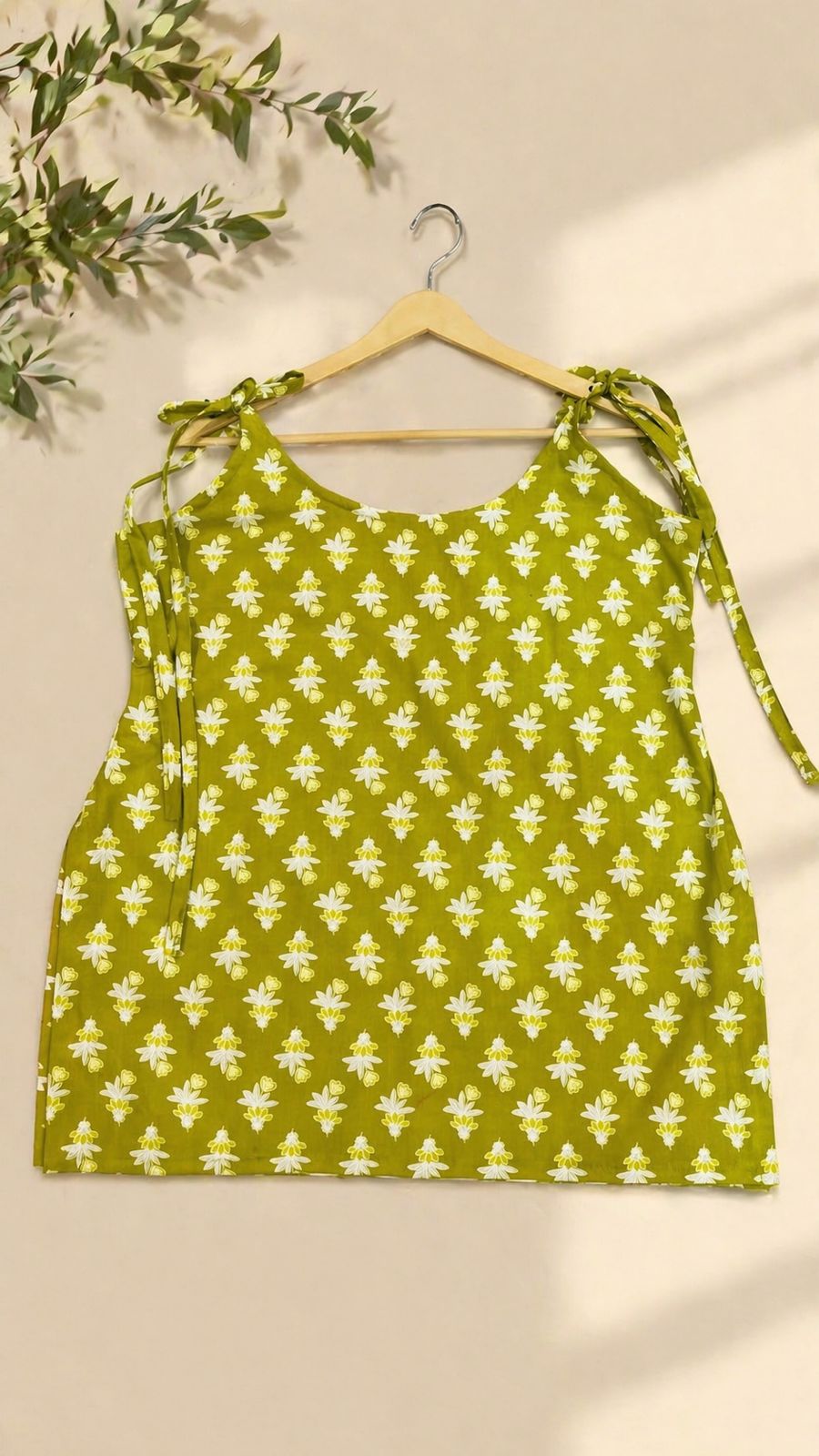 Floral Print Sleeveless Straight Kurti Set